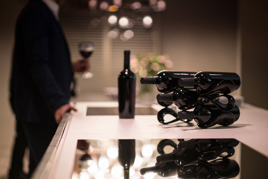 Подставка для бутылок стеклянная 32 см черная Cuvee GUZZINI  00-3872304 Черный  - Вид №1