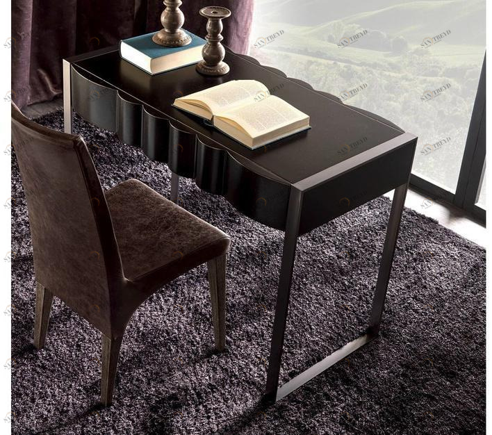 CorteZari Письменный стол в современном стиле Zoe gold 771