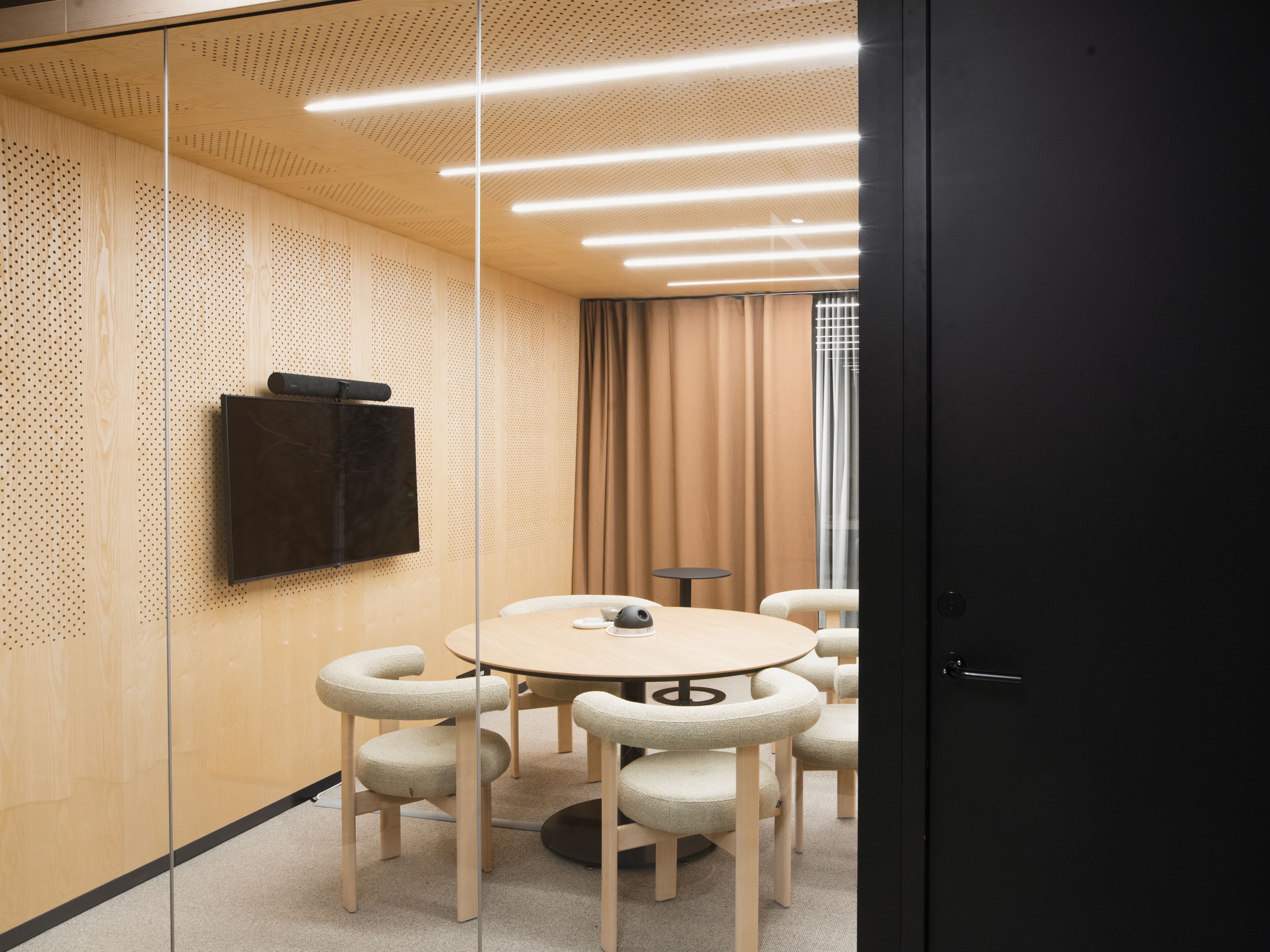 Мультимедийная многосторонняя акустическая офисная кабина Taiga Concept Lohko Flex ARCH-00001435 - Вид №1