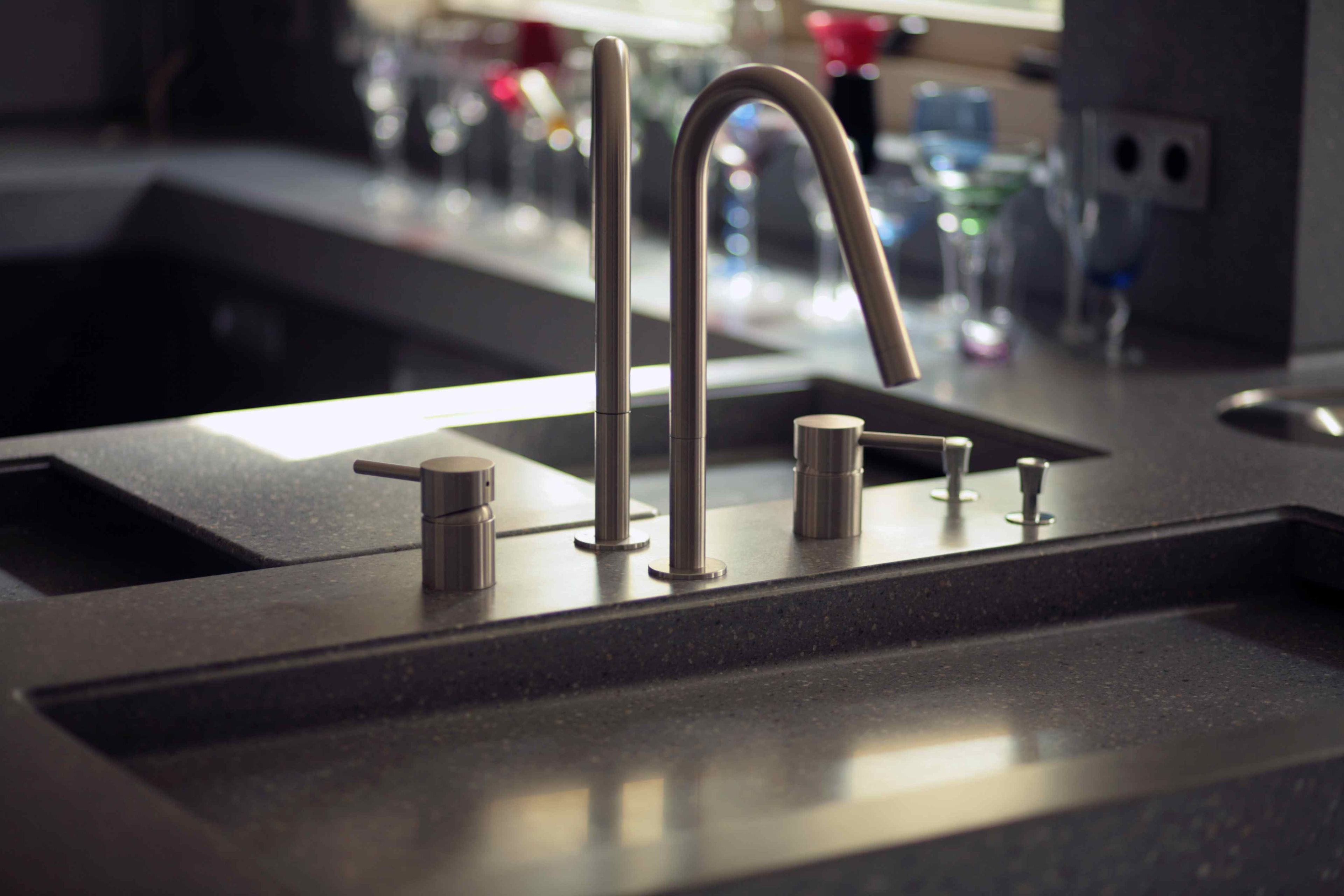 Смеситель для кухни из нержавеющей стали со съемным ручным душем MGS F2 ARCH-00092008 - Вид №1