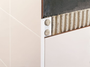 Профиль защитного выступа