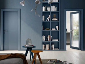 Лакированная ламинированная дверь со стеклом