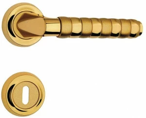 LINEA CALI' Классическая латунная ручка на розетке с замком Relax