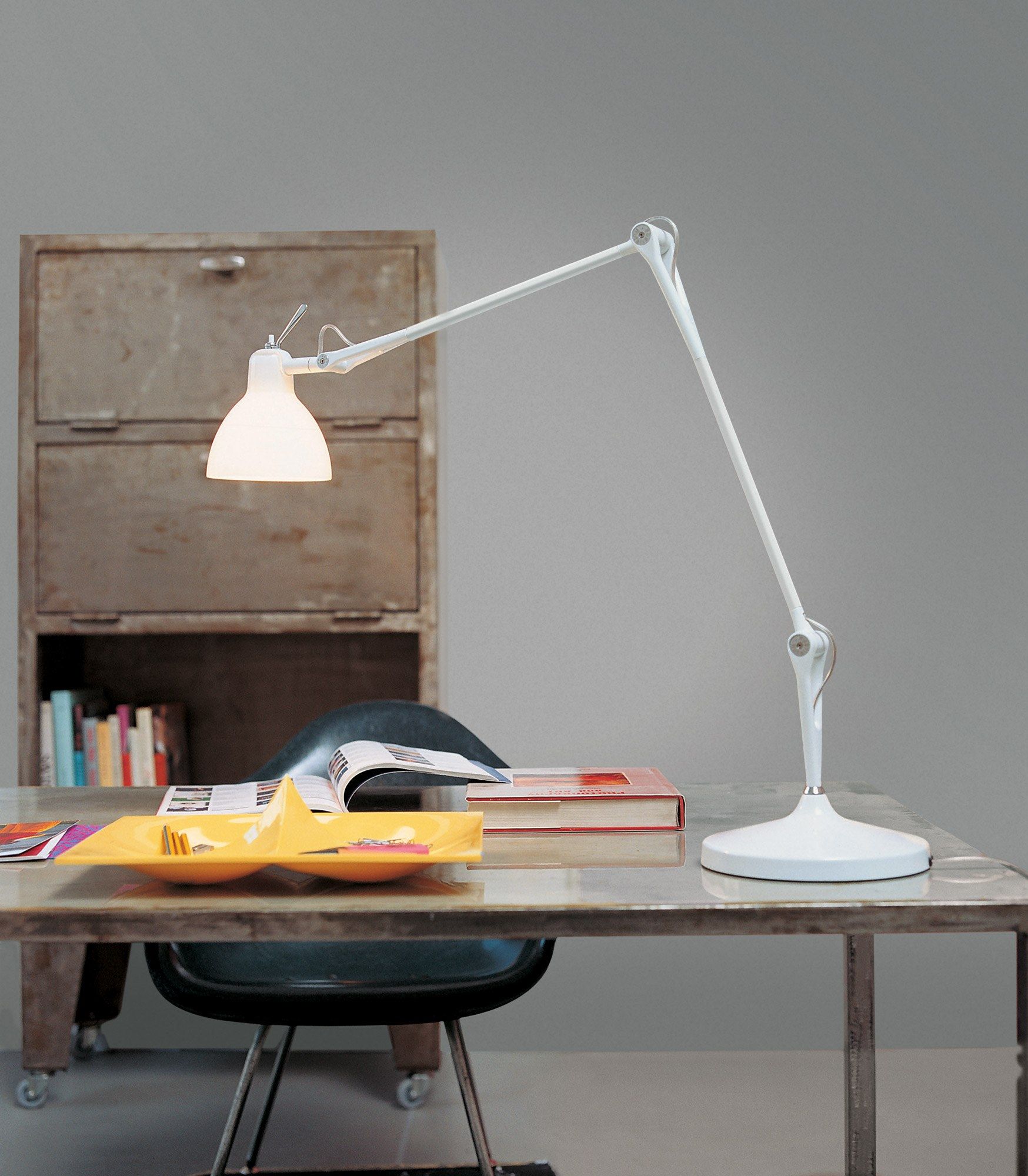 Стальная и стеклянная настольная лампа с гибкой рукояткой Rotaliana Luxy ARCH-00150142 - Вид №2