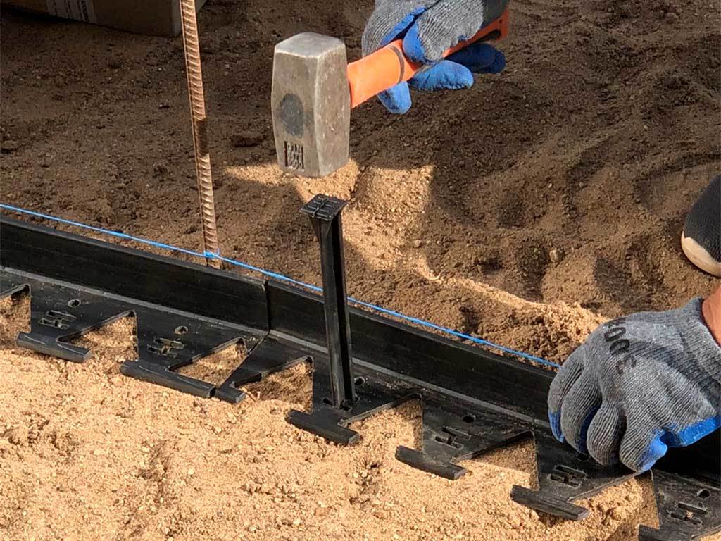 Анкер пластиковый к "бордюр 45, 57 мм, длина 3 м" ГеоПластБорд GPBST-27 - Вид №1