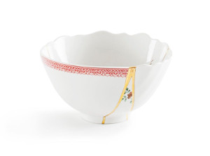 Фарфоровая и золотая чаша