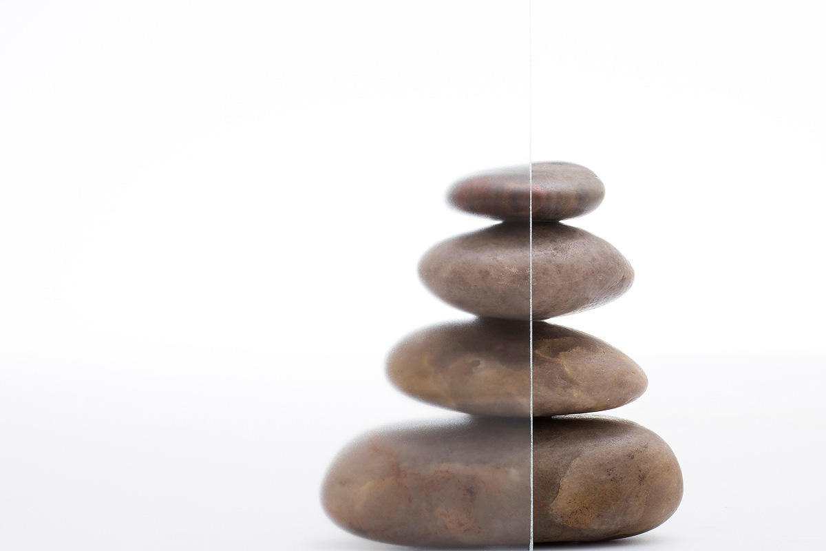 FSRT330 Стекло Vivispectra elements показано в конфигурации обзора с прослойкой арктического изображения и стандартной отделкой Forms-surfaces 