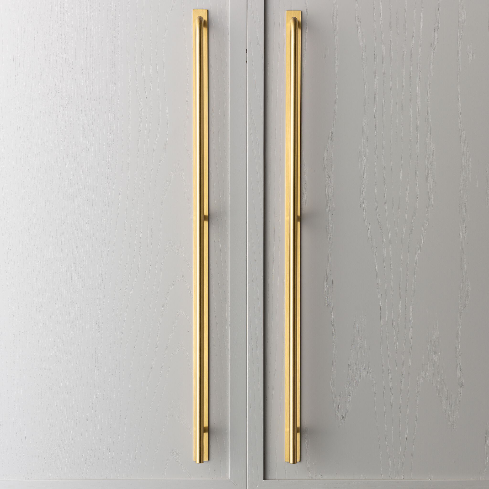 Латунная мебельная ручка на пластине Lo & Co Interiors Brera ARCH-00078711 - Вид №13