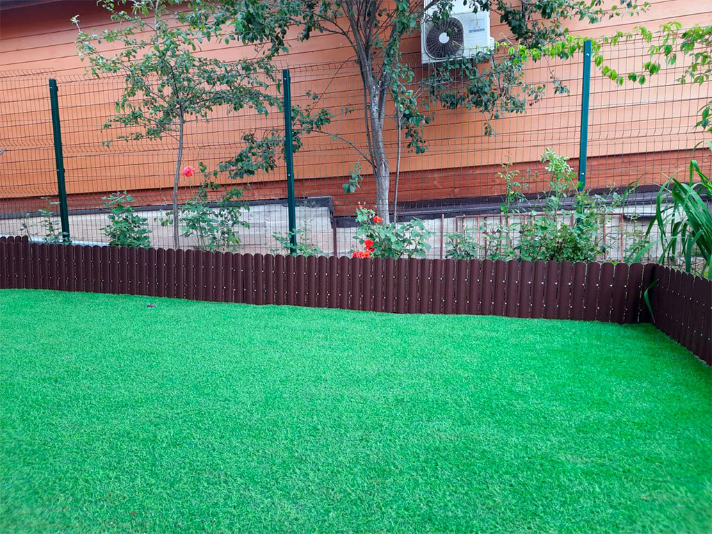 Штакетник пластиковый терракот RAL 3011 ГеоПластБорд GPBST-159 - Вид №1