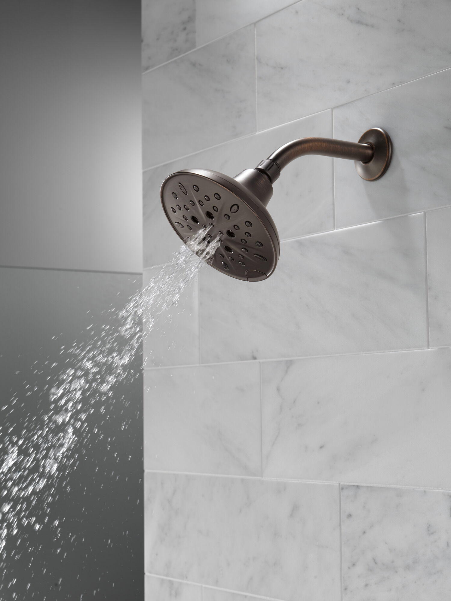 Насадка для душа H2O 1,75 галлона в минуту с 5 настройками Delta Faucet 75508RB - Вид №5