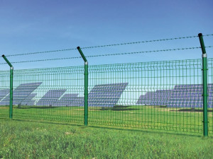 Изогнутые столбы для безопасности