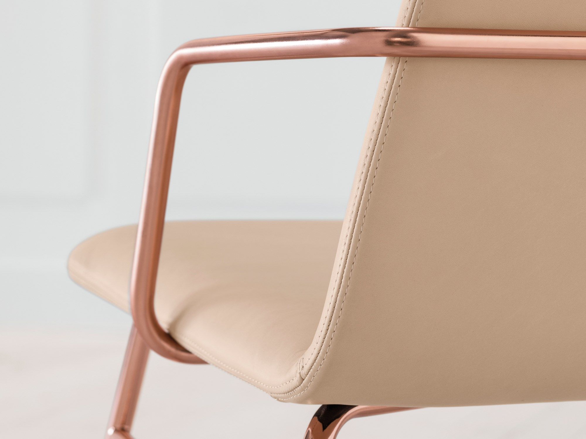 Кожаное кресло с подлокотниками TrabA' Bardot ARCH-00147494 - Вид №1