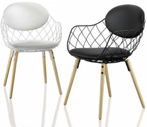 Magis Стул из стали и дерева с подлокотниками Piña