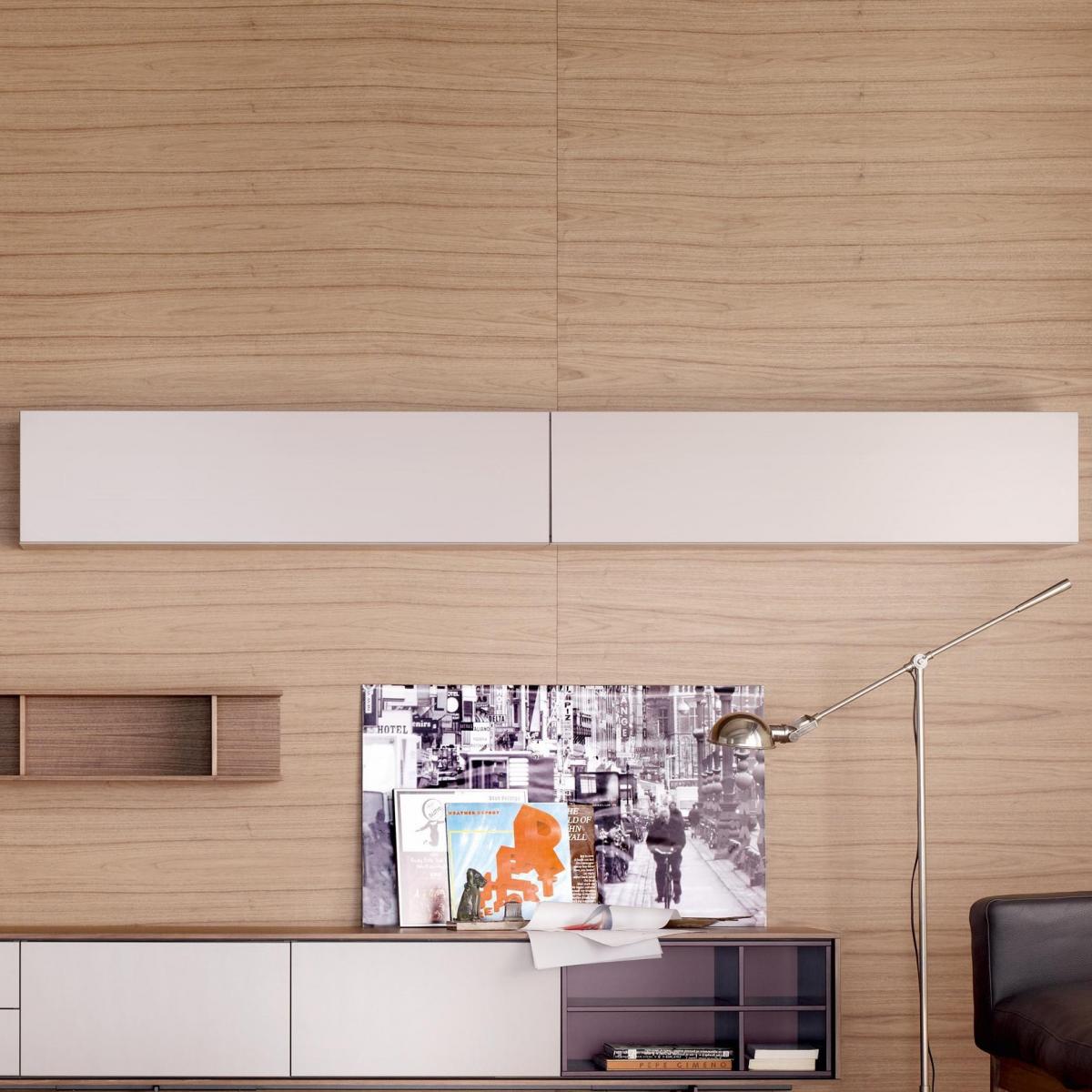 006182 Полка навесная закрытая Aura Treku 