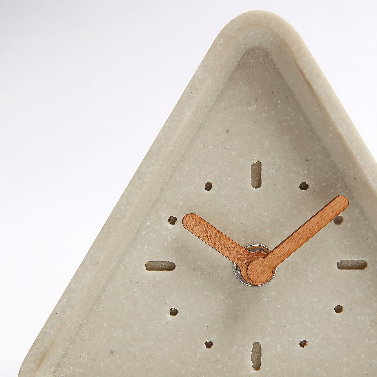 Часы настольные треугольные бежевые Mercy от La Forma LA FORMA MERCY 344337 Серый  - Вид №1