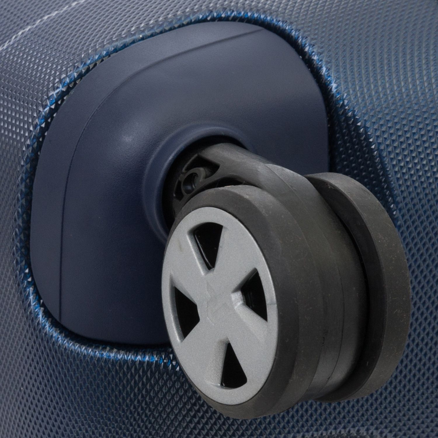 5466-0303 Чемодан 5466 Uno Zsl Premium Medium Luggage ML Roncato Uno ZSL Premium 2.0  - Вид №4