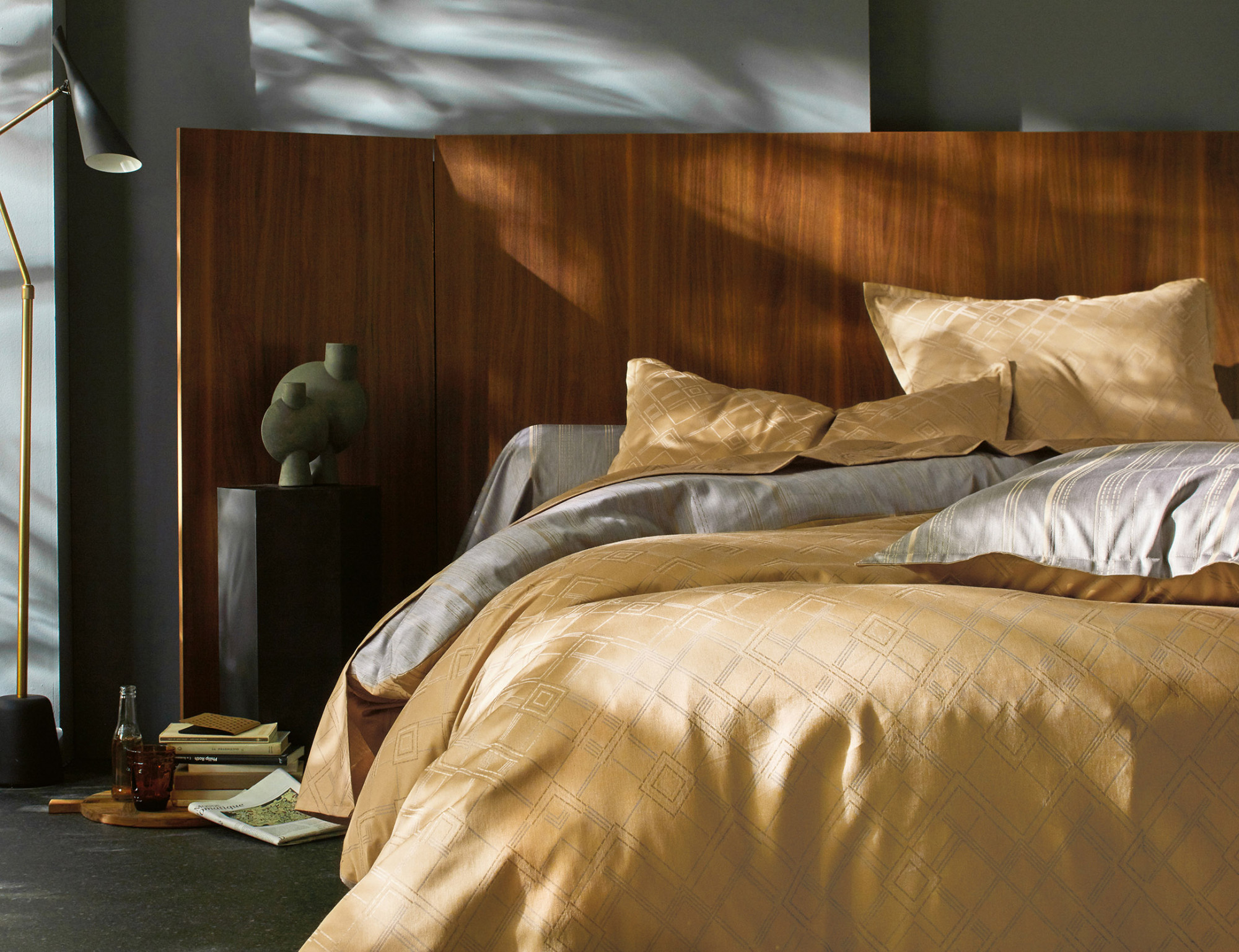 DOUGLAS_M_200 КПБ 200/220 прост 280/320 2 нав 50/75 сатин жаккард 460TC (в подарочной коробке) Blanc des Vosges Santreyd 