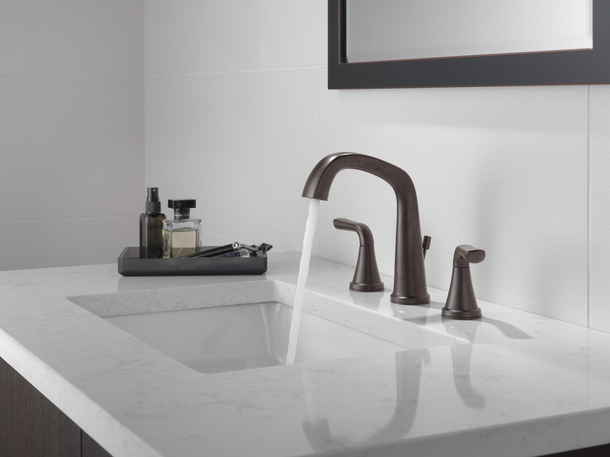 35890LF-RB Смеситель для ванной комнаты с двумя ручками Delta Faucet Larkin Венецианская бронза  - Вид №2