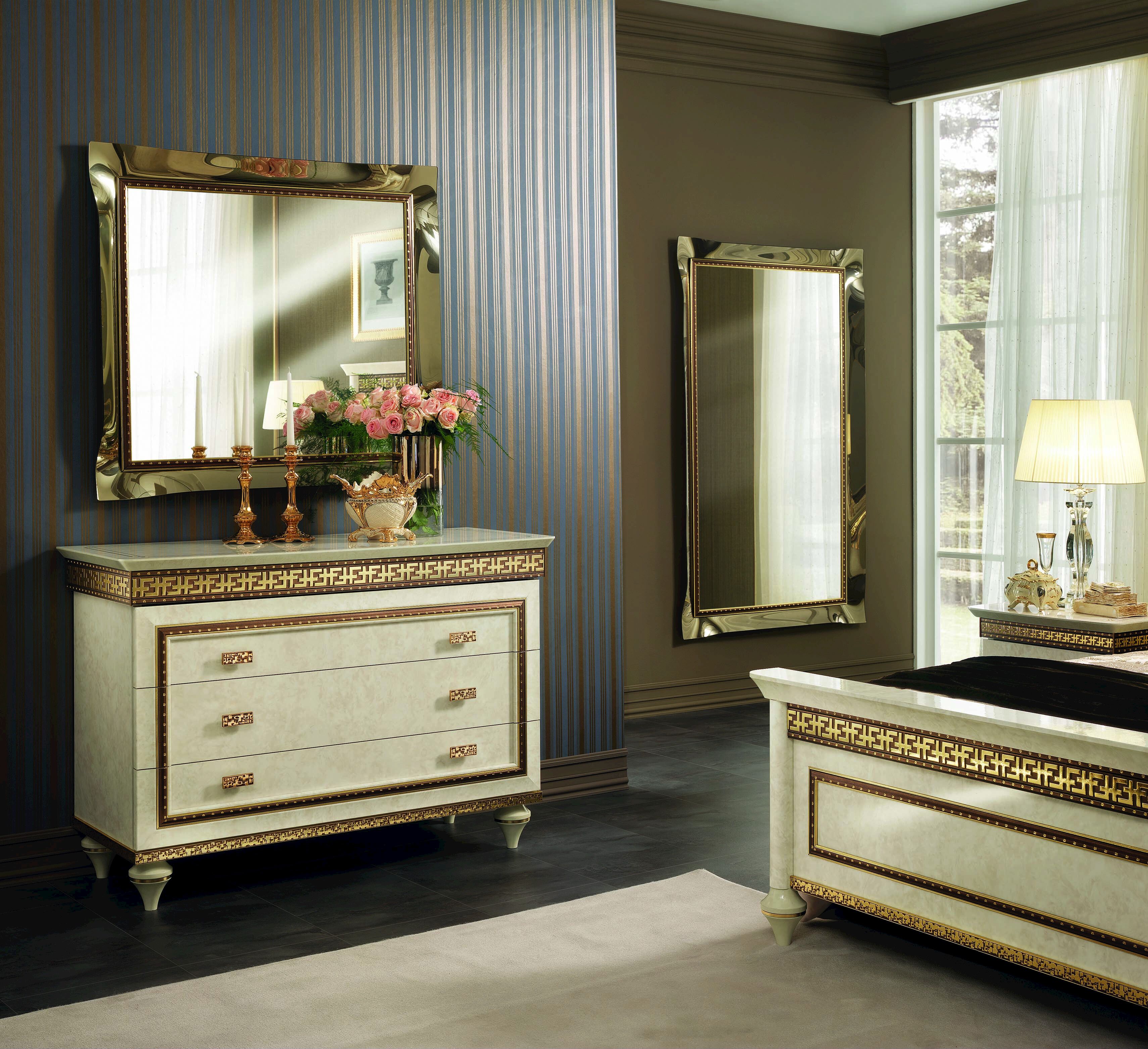 Зеркало из стекла с рамкой Arredoclassic фантазия ARCH-00152171 - Вид №3