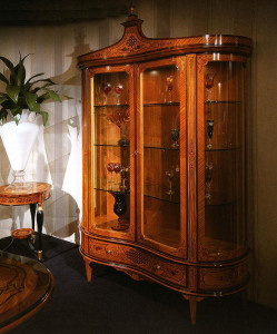 Витрина  EZIO BELLOTTI 1082