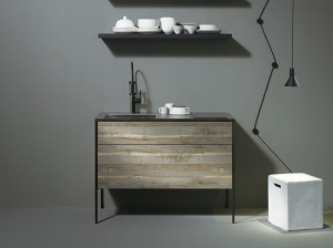 Деревянная мини-кухня без ручек