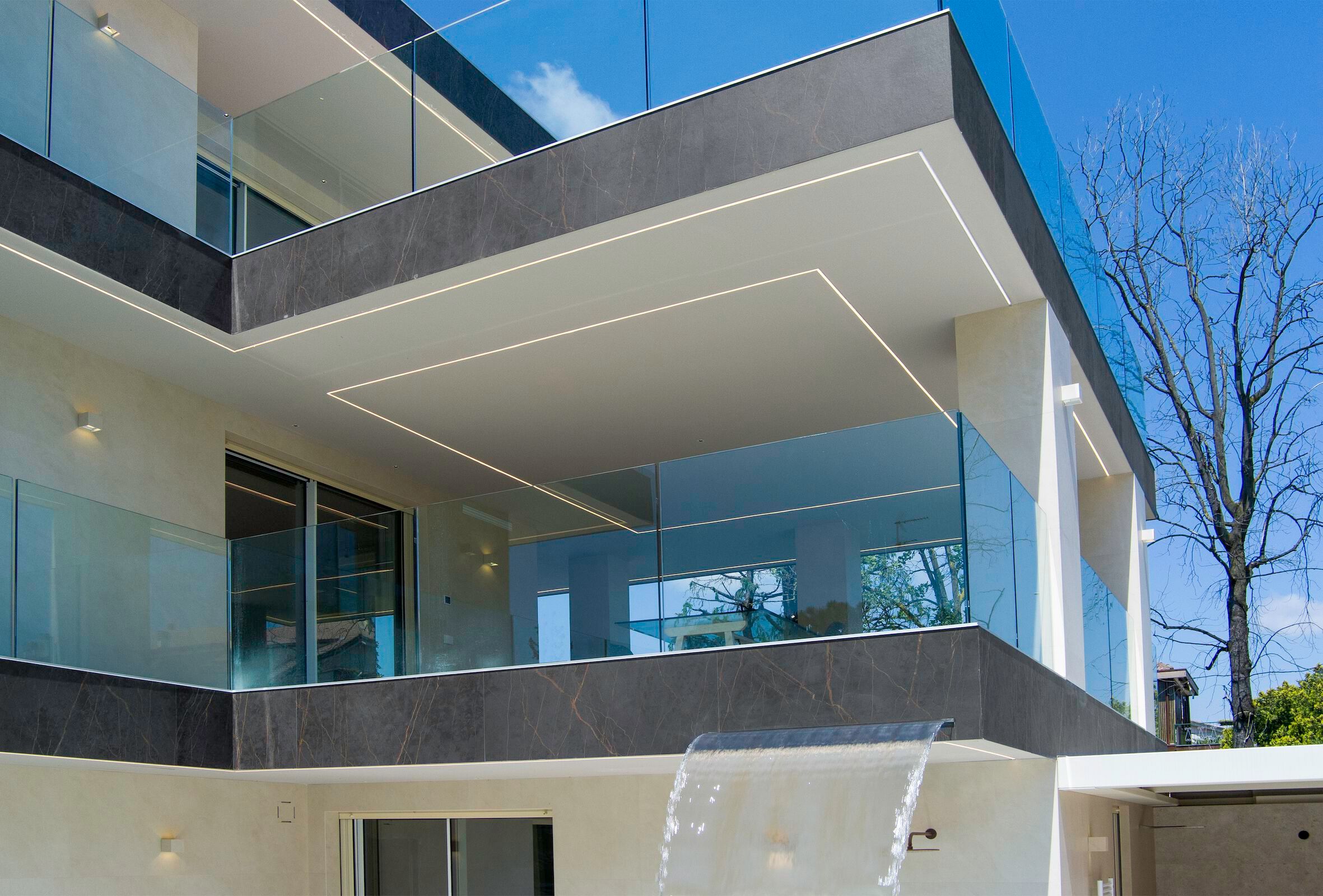 Стеклянный парапет для окон и балконов ALUVETRO система балюстрады GARDA ARCH-00032525 - Вид №2