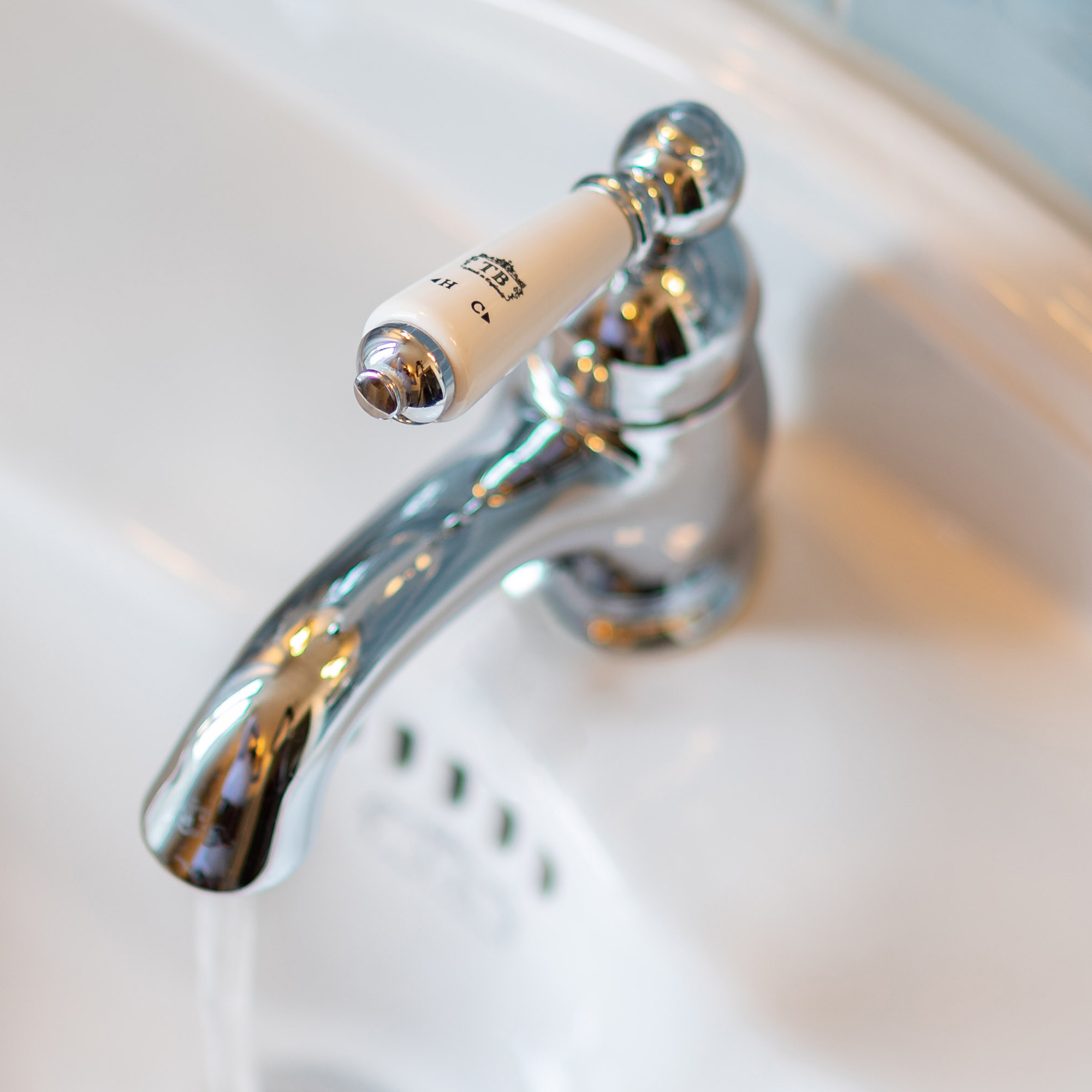 Traditional bathrooms Смеситель для раковины однорычажный АСКОТ Tb415.514.bn  - Вид №2