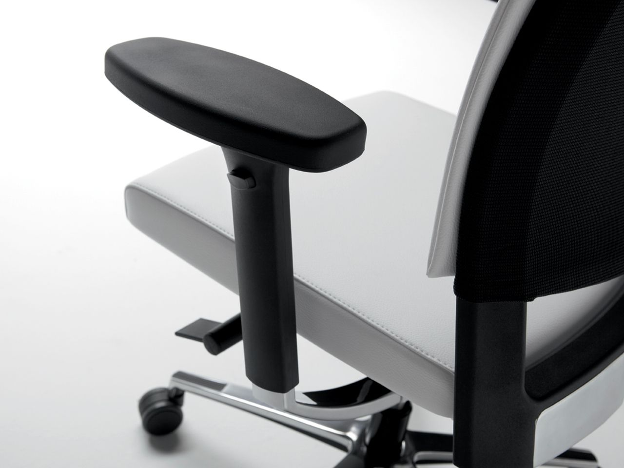 Мягкое вращающееся кресло с откидывающейся спинкой VAGHI Expo 15 ARCH-00103082 - Вид №3