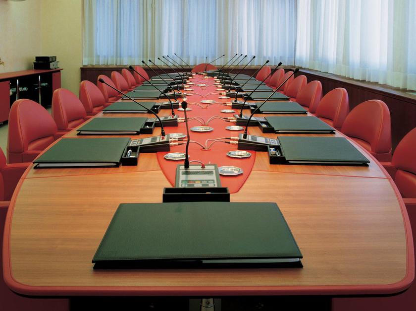 Poltrona Frau Стол для совещаний из орехового дерева L'ufficio - sistemi direzionali sun-id-1479982 - Вид №1