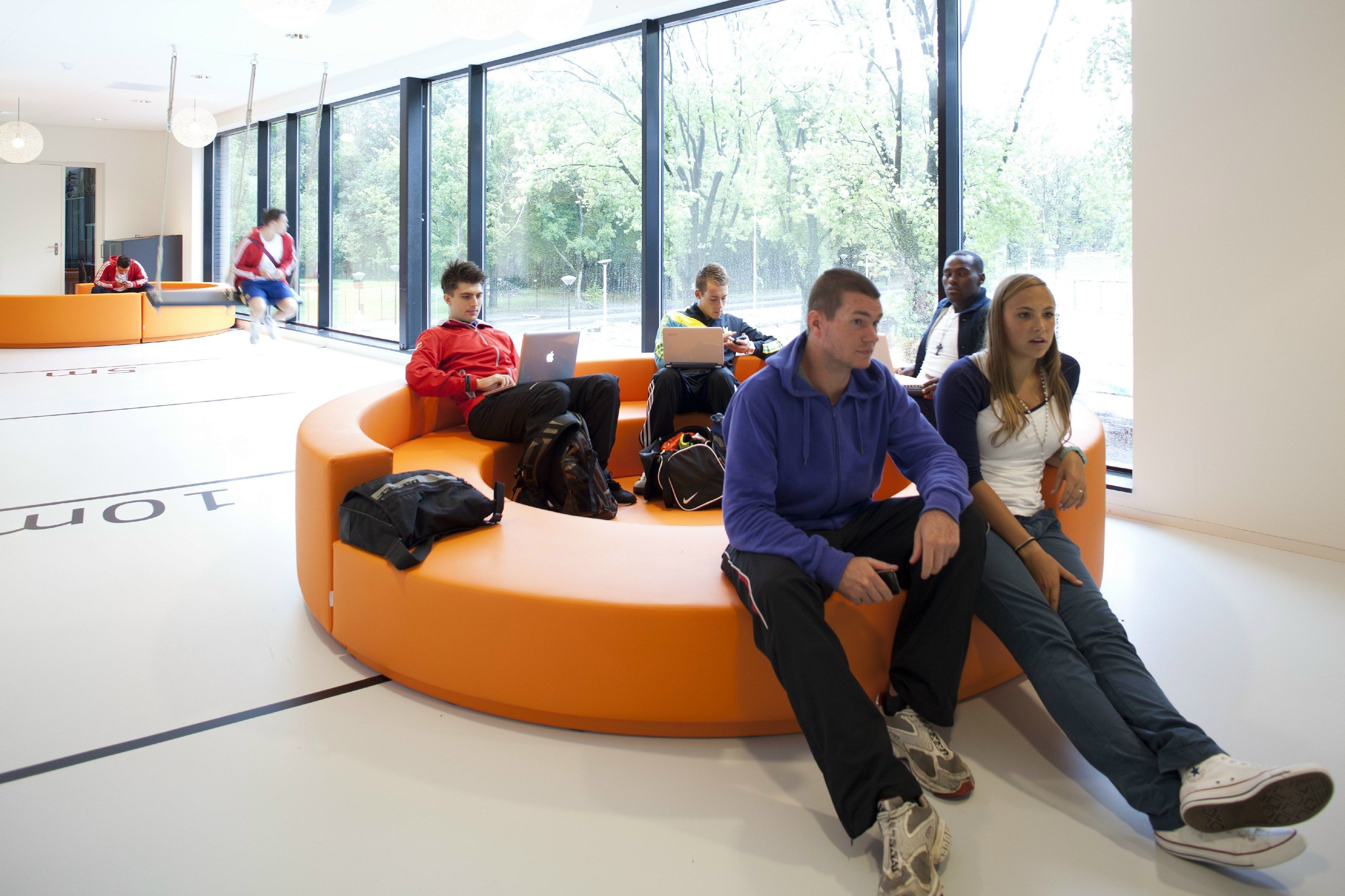 Модульный диван для контракта из пены QM Quinze & Milan Little Miss O ARCH-00008938 - Вид №2