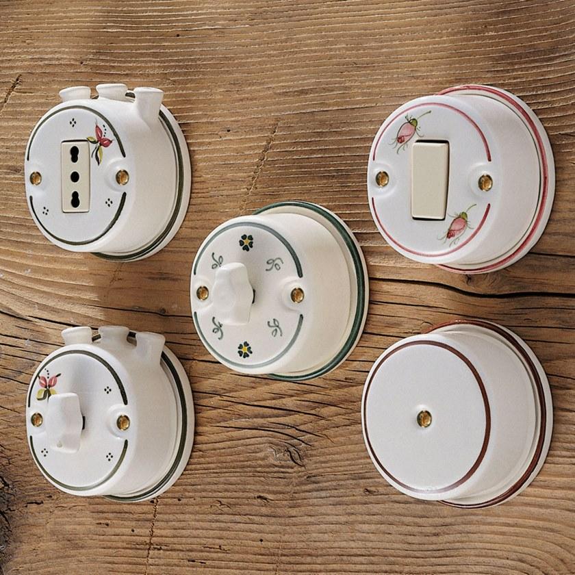 FERROLUCE Одиночная керамическая электрическая розетка Accessori Cr23 - Вид №1