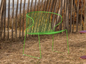 Стальной садовый стул с подлокотниками