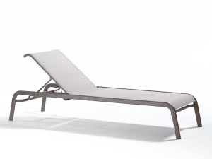 Шезлонг с откидной спинкой