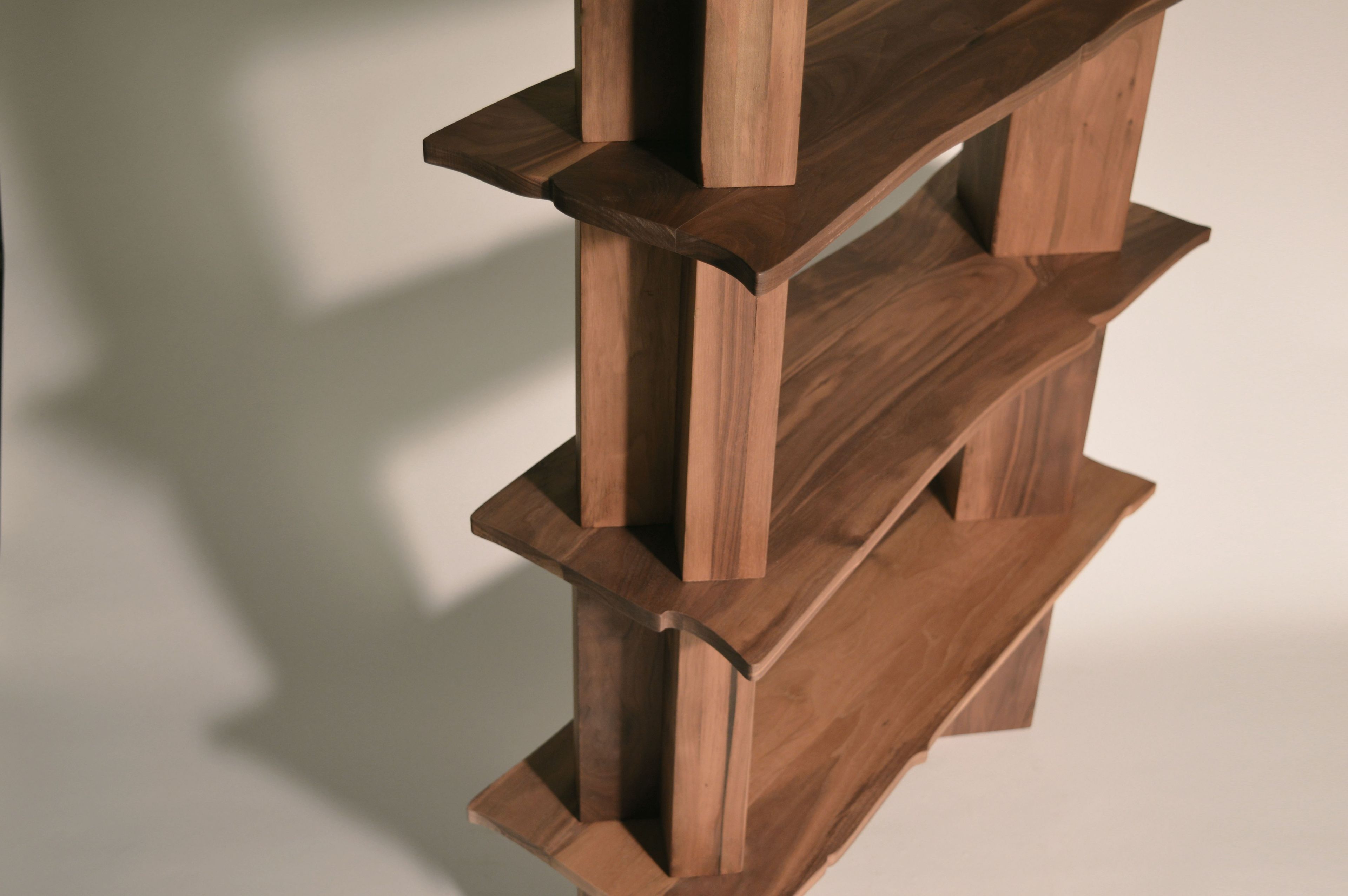 Двухсторонний книжный шкаф из массива дерева Movimento Gallery Daniel Nikolovski ARCH-00058618 - Вид №2