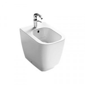 YXC901 Fusion 48 биде спиной к стене Hatria