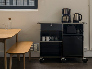 Металлическая тележка для еды с ящиками