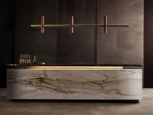 Мраморная кухня с островом