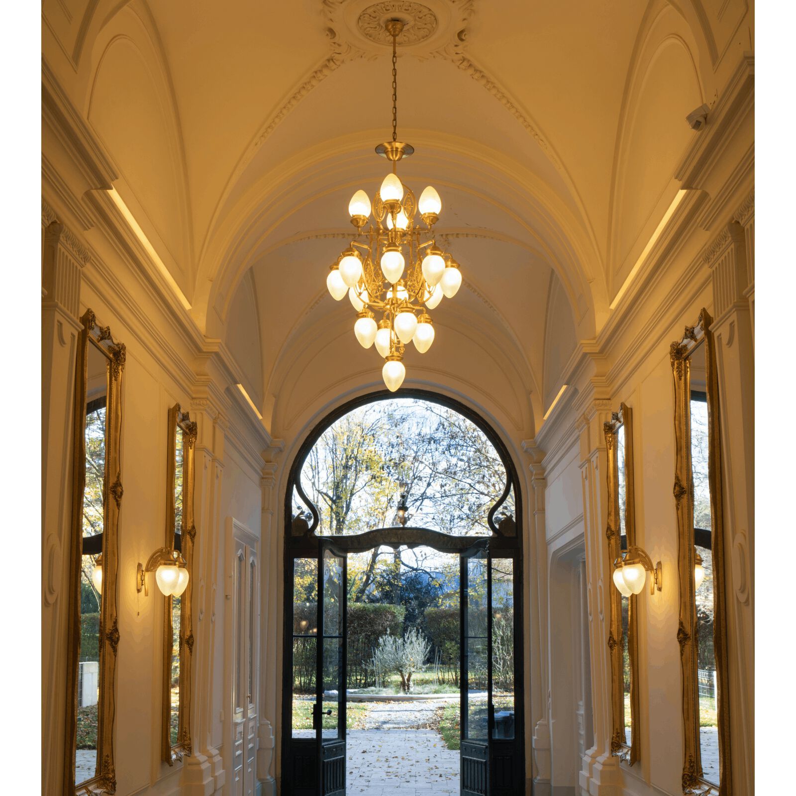 Люстра из латуни и стекла Orion Будапешт ARCH-00037437 - Вид №6