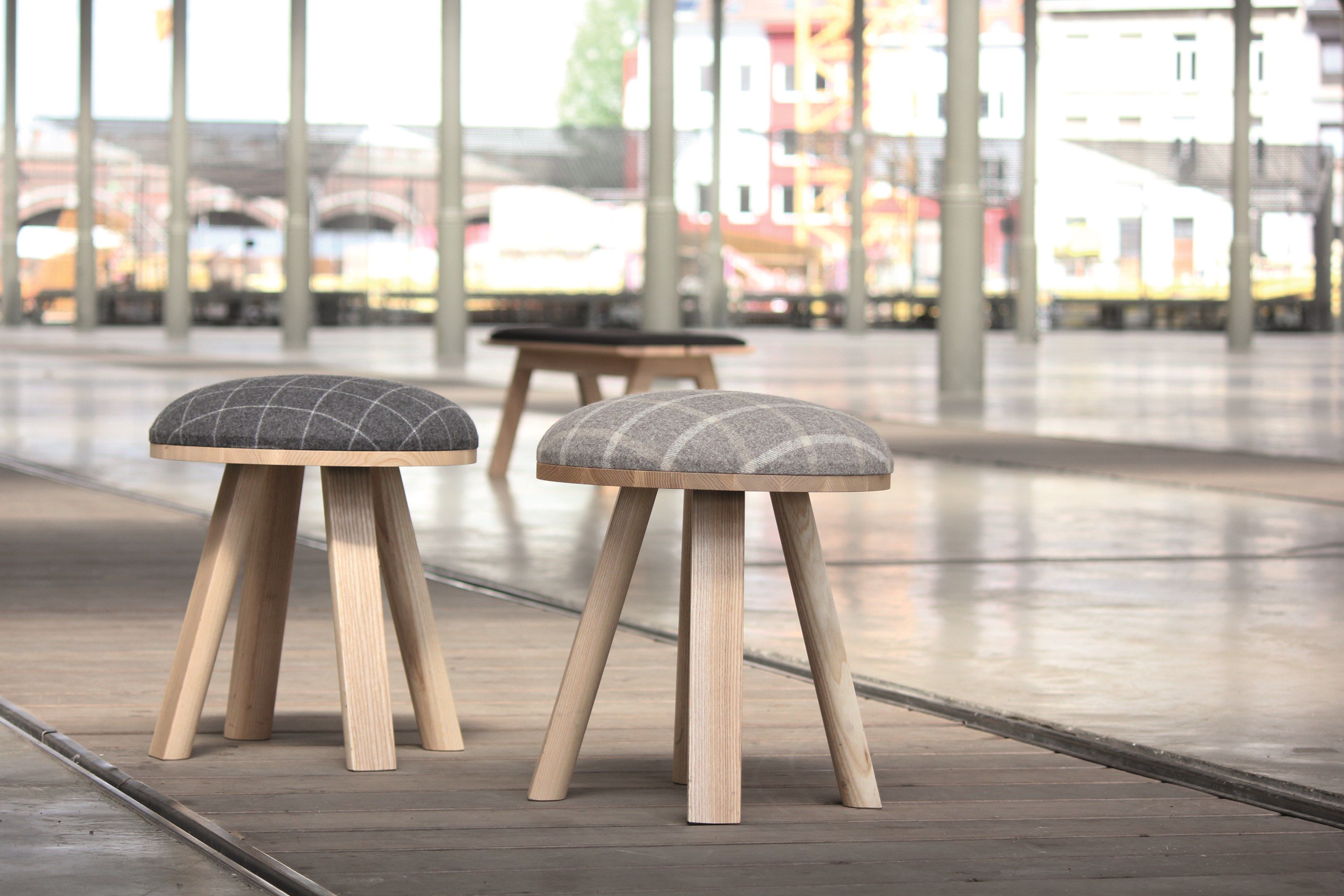 Деревянный низкий мягкий стул BuzziSpace BuzziMilk ARCH-00065698 - Вид №3