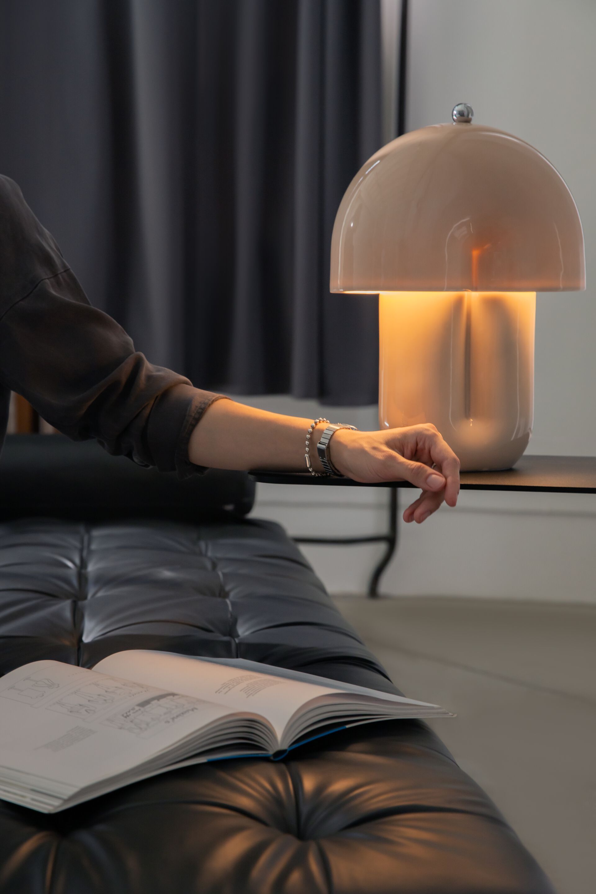 Металлическая светодиодная настольная лампа Maytoni HOPE ARCH-00074484 - Вид №5