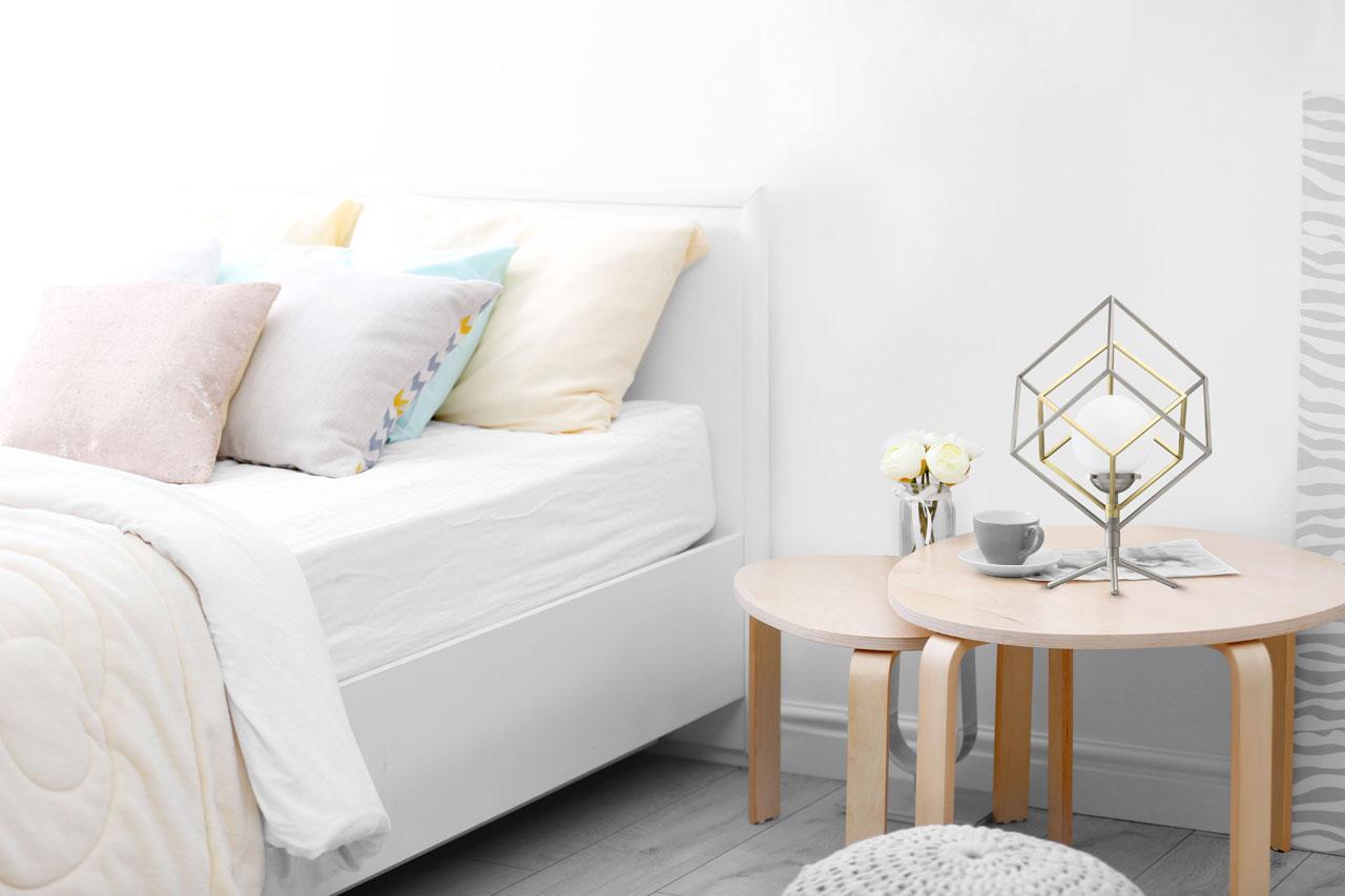 Настольная лампа De Markt Призма 1 726030401 DE MARKT ИНТЕРЬЕРНЫЕ 195161 Белый;серебро  - Вид №1