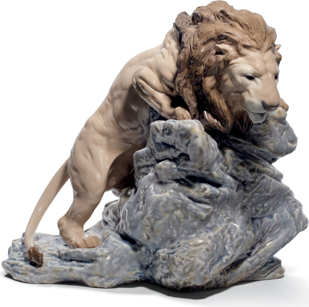 10669060 LLADRO Фигурка Lladro "Притаившийся лев" 29x31см Фарфор Lladró 