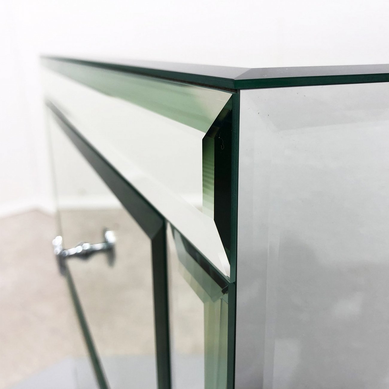 Прикроватная тумбочка дизайнерская зеркальная "Самили" GRAUM  304060 Зеркальный  - Вид №5