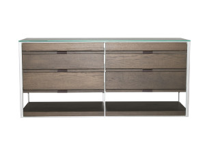 Деревянный комод