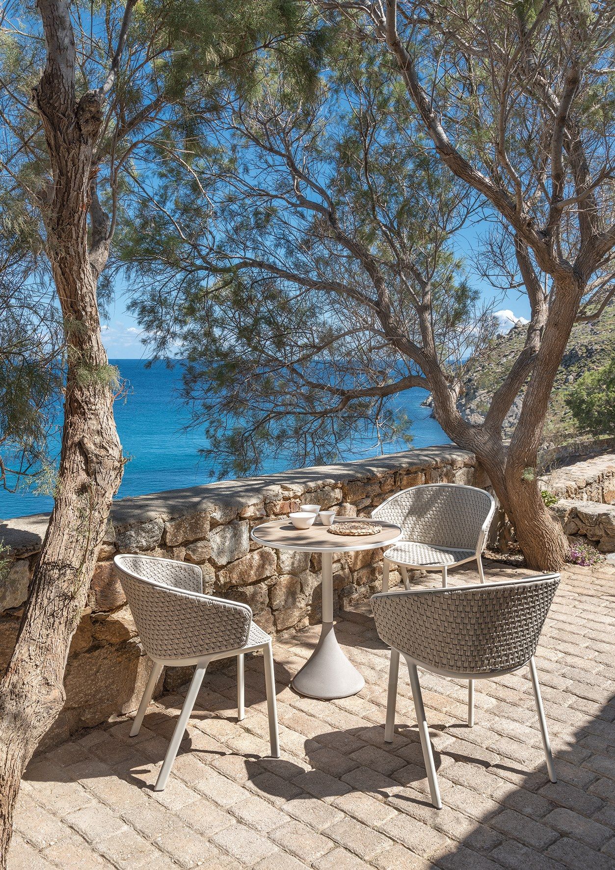 Круглый стол из тикового дерева и бетона Ethimo ARCH-00113009 - Вид №5