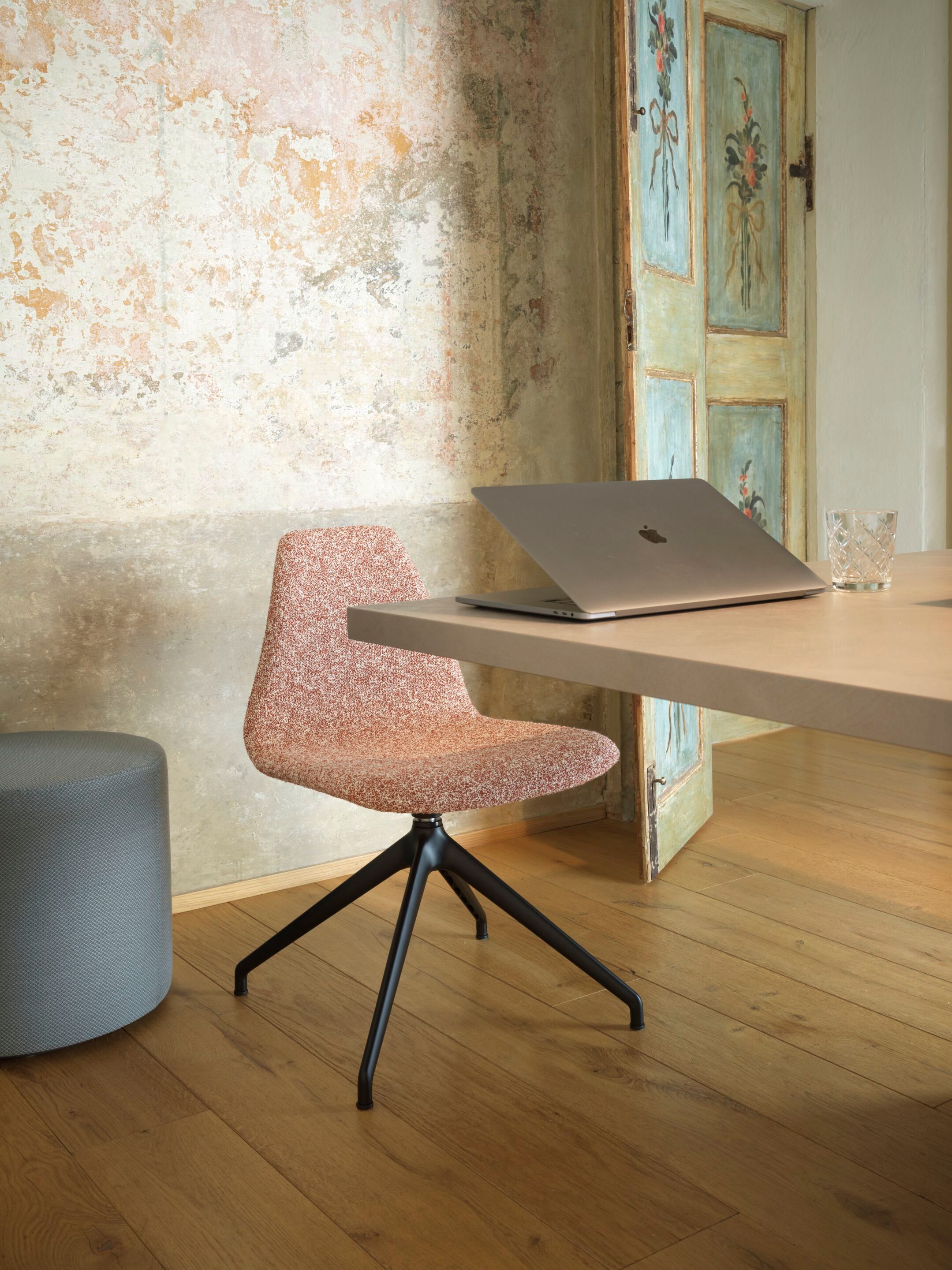 Поворотный стул на насесте SITIA NUKI ARCH-00148183 - Вид №1