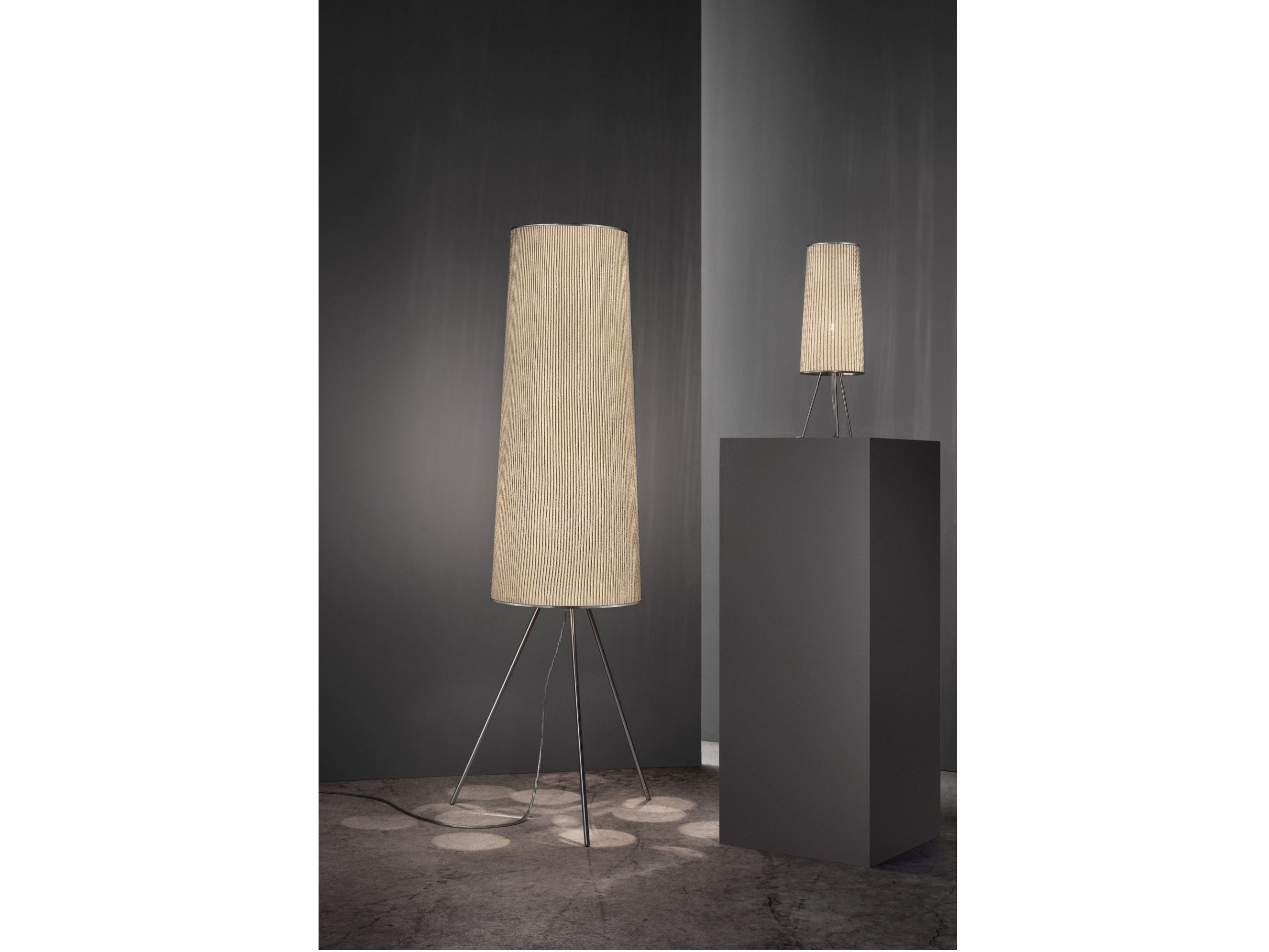 Светодиодная настольная лампа из нержавеющей стали A-Emotional Light Ura ARCH-00016027 - Вид №1