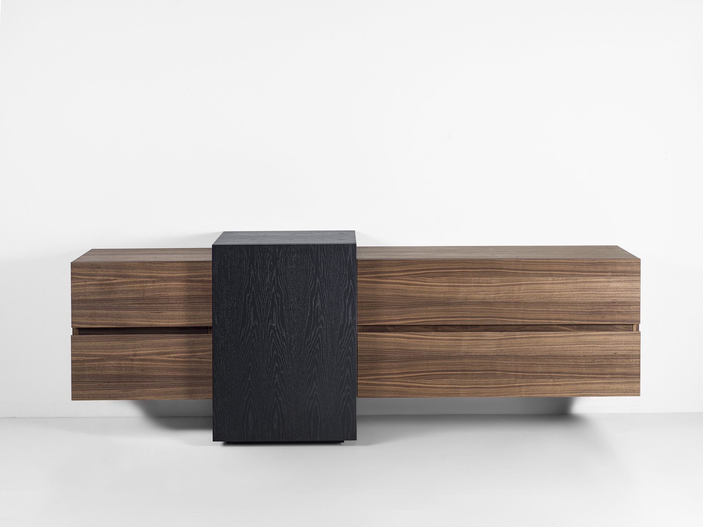 Шкаф из массива дерева с распашными дверцами и ящиками Riva 1920 APARADOX ARCH-00107281