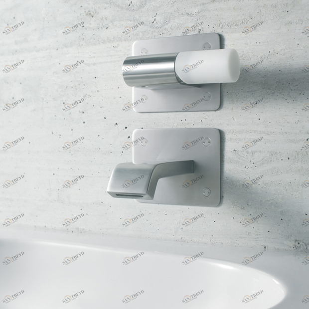 30 03. Смеситель для ванны Quadrodesign 