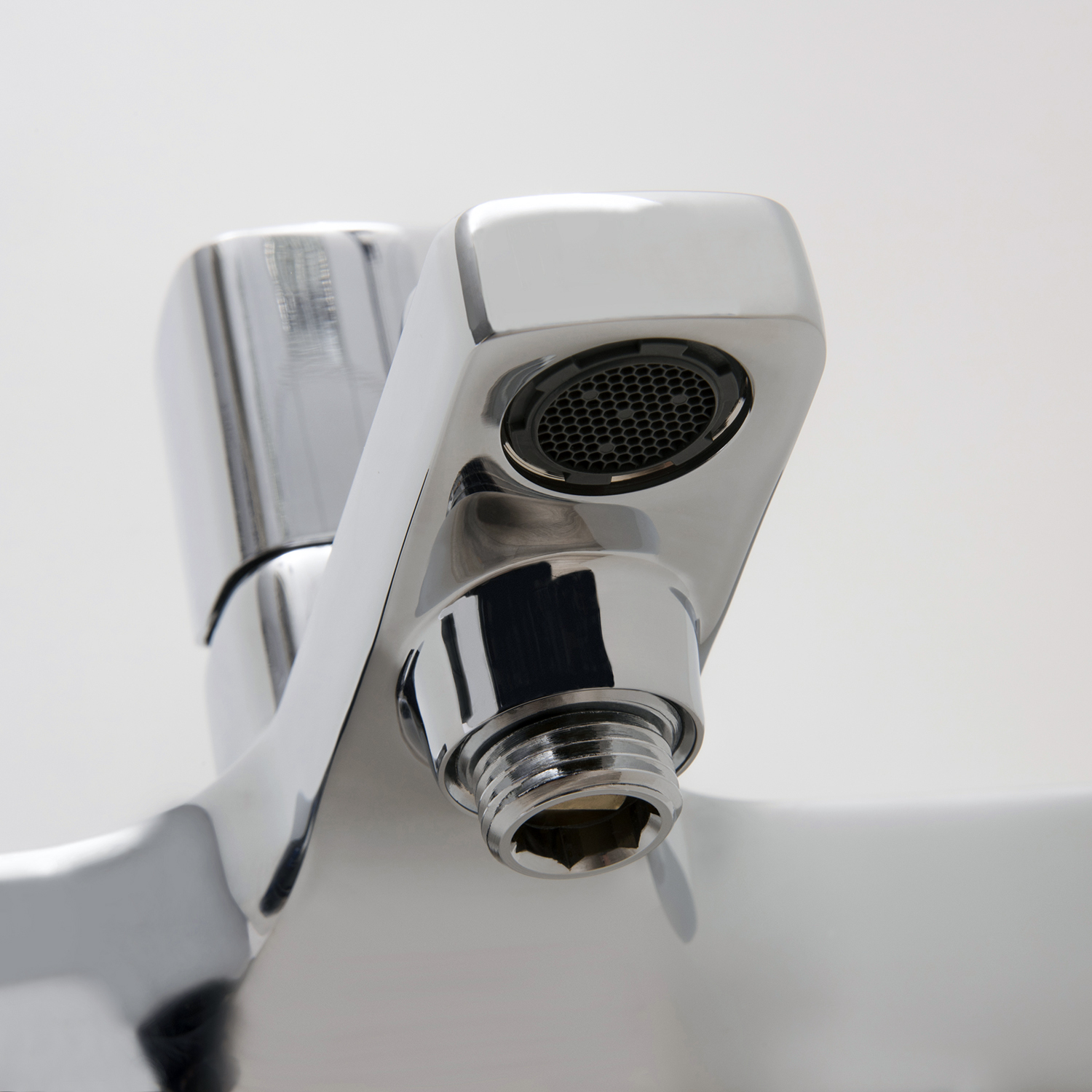 8601 Naab Смеситель для ванны с коротким изливом WasserKRAFT Naab 8600  - Вид №7